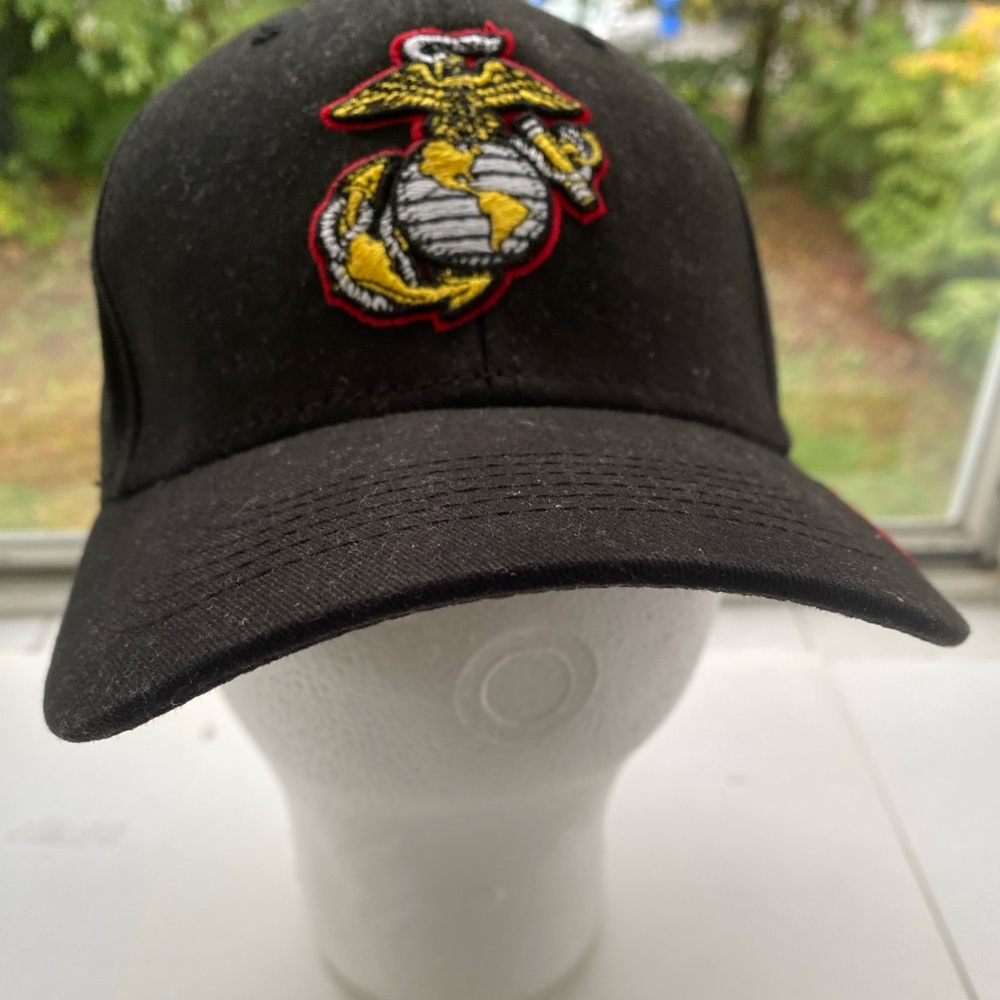 NWT MARINES CAP w Embroidered Icon & adjustable Velcro tab